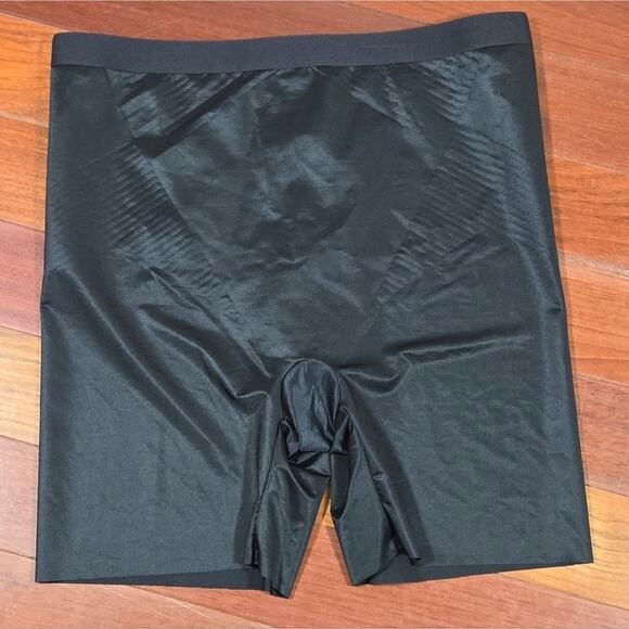 SPANX Spanxshape Black Shaping Panties Invisible Mid-Thigh Short womens XL - Picture 6 of 13